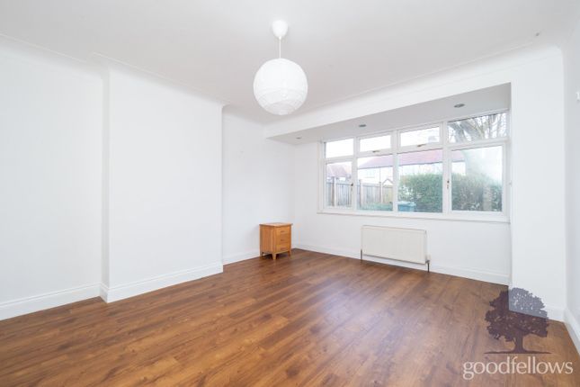 14, Foresters Drive, Wallington photo 4