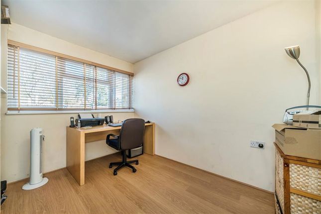 16, North Place, Teddington photo 4