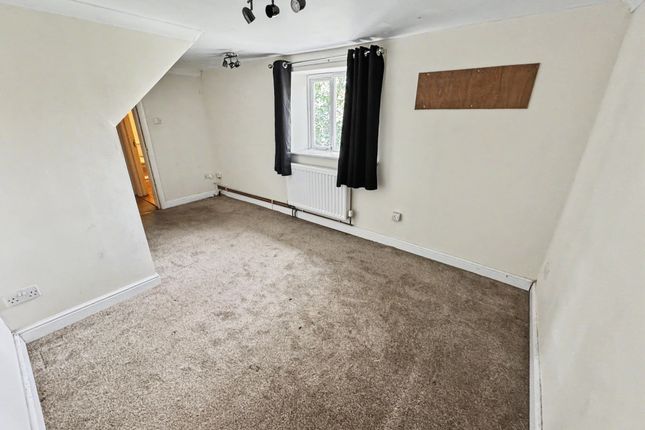 7 Station Road, Tiverton photo 4