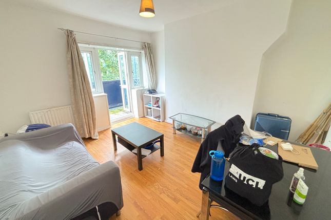 Thumbnail Flat to rent in Malcolm Road, London