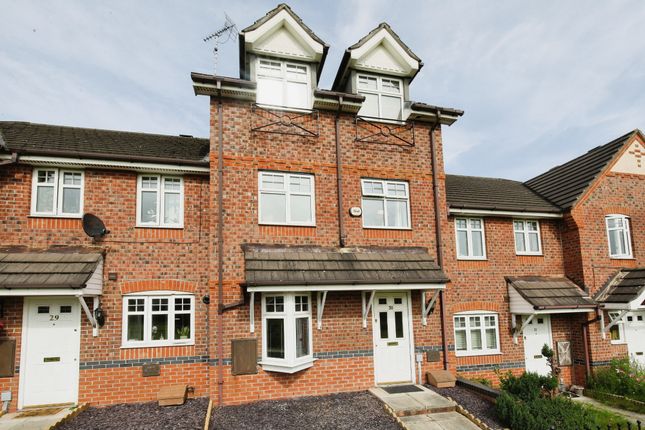 Town house for sale in Redwood Drive, Crewe