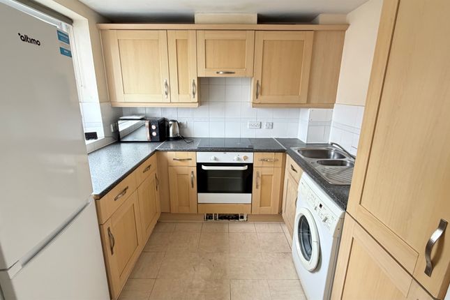 12, Pownall Road, Ipswich photo 2