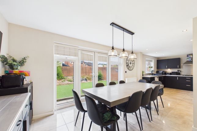 2, Hoelion Grove, Newport photo 2