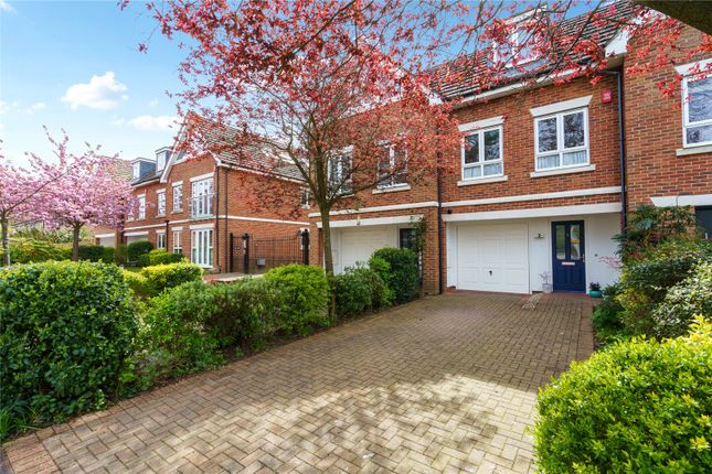 Detached house for sale in Chiltern Mews, Lincoln Park, Amersham, Buckinghamshire