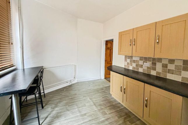 206, Firs Lane, Leigh photo 5