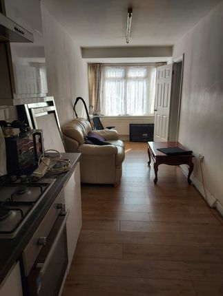 Birch Cres, Hornchurch, London photo 4