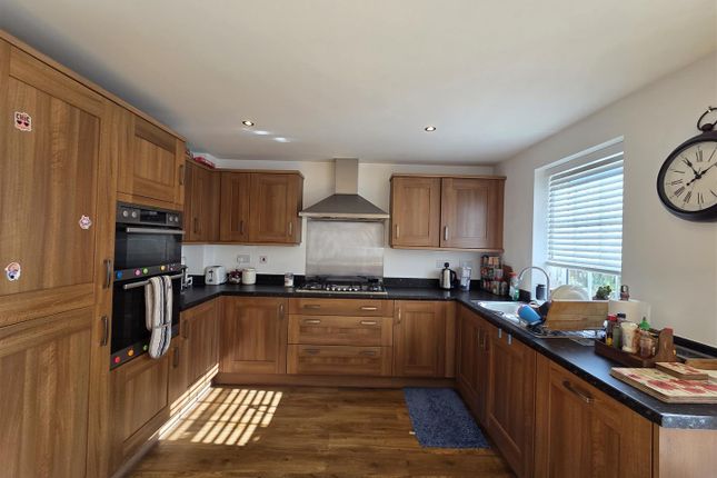 26, Goldcrest Road, Mansfield photo 4