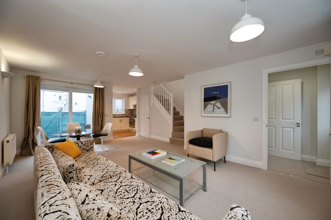 260D,, Sea Front, Hampshire photo 2