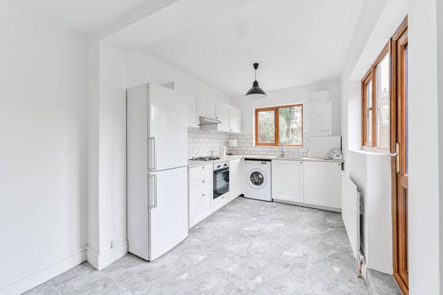 Flat for sale in Hampshire Road, Bounds Green, London