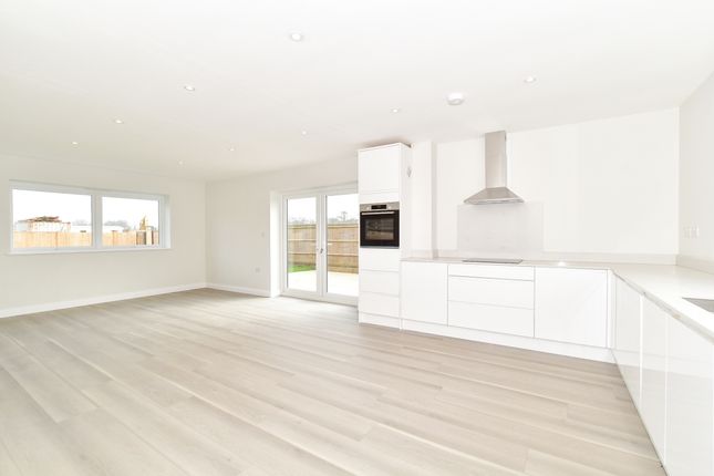 9 Ridings Barn, Loxwood Road, Cranleigh photo 3