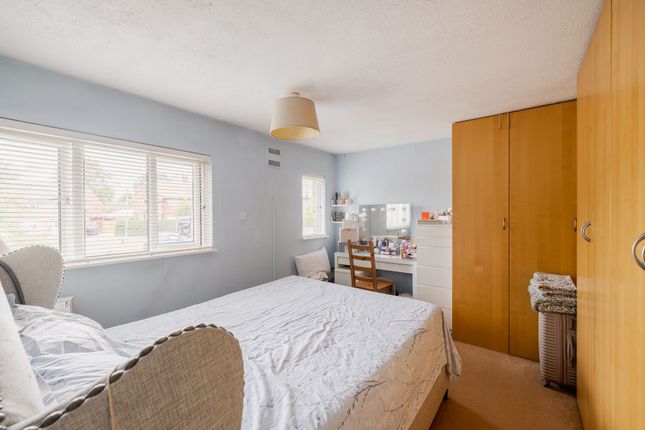 101 Ockleys Mead, Godstone photo 4