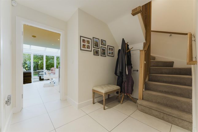9, Apsley Walk, Richings Park Iver photo 3