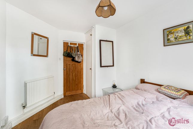 10, Summersby Road, London photo 3
