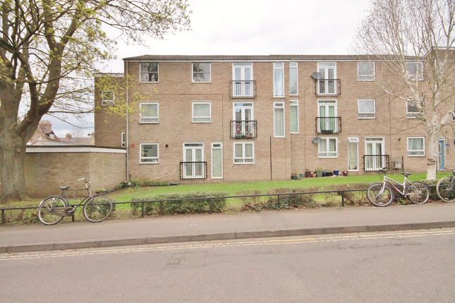 Thumbnail Flat to rent in Venables Close, Oxford