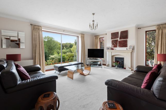 50 Willowmead Drive, Macclesfield photo 2