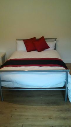 22, St. Ives Grove, Leeds photo 3