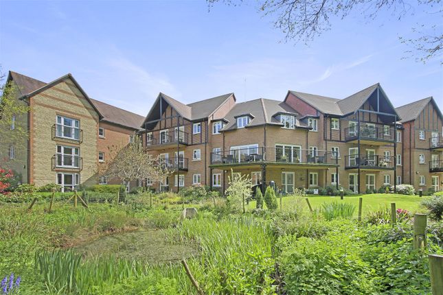 2 bed flat for sale in Foxmead Court, Meadowside, Storrington, Pulborough RH20