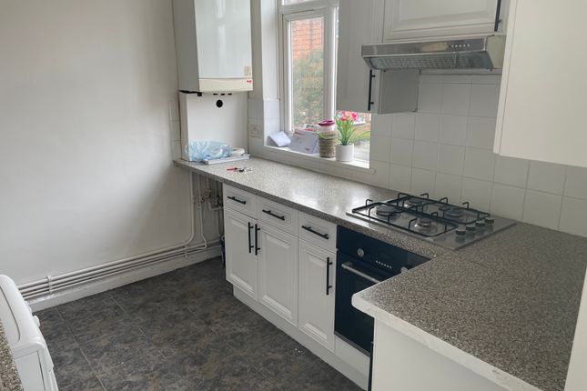 Oakleigh Road North, London photo 3