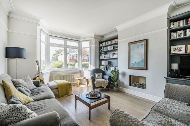Living Room.Jpg