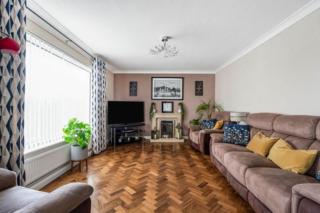 26 Lamellyn Drive, Truro photo 4