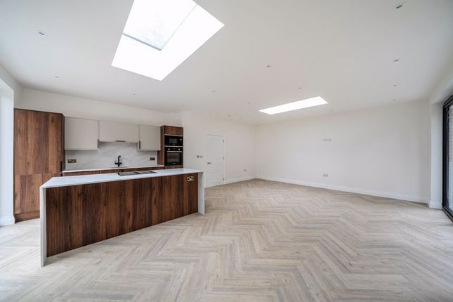 118b, Foxley Lane, Purley photo 4