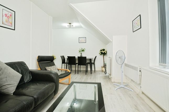 Flat 5, 108, Connaught Road, Cardiff photo 3