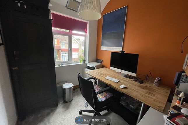 Bedroom 4 / Study