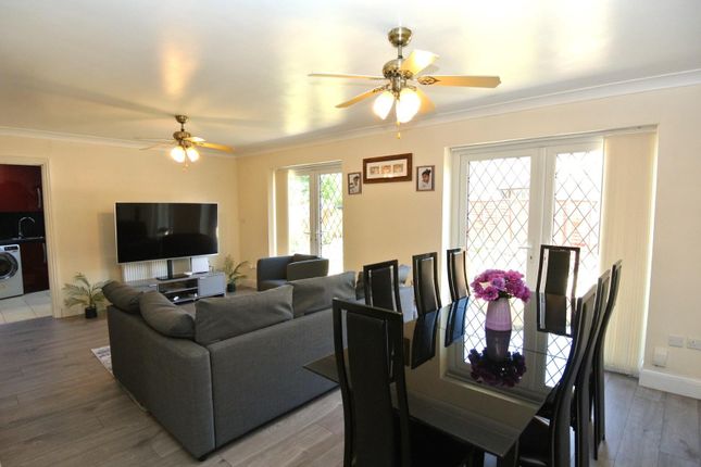 6, Perrin Close, Ashford photo 4