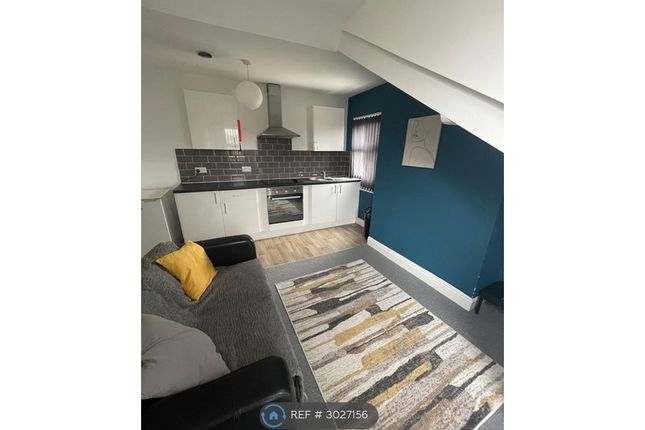 Flat, Conference Road Armley, Leeds photo 2