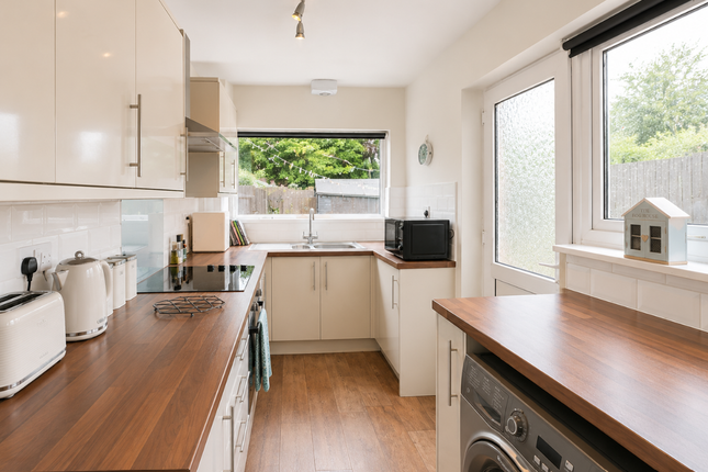17 Edgeware Avenue, Hull photo 4