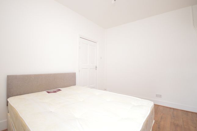 8X Henniker Road, Stratford, London photo 5