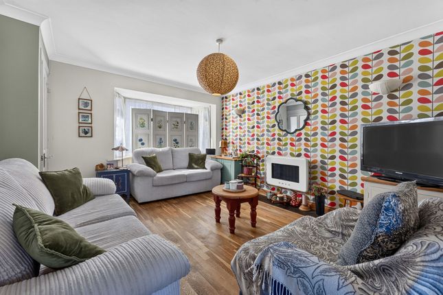 2, Bowland Drive, Barton Seagrave, photo 2