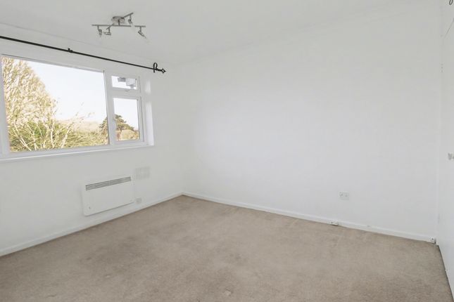 12 Clarence House, Queens Road, Hersham Village photo 4