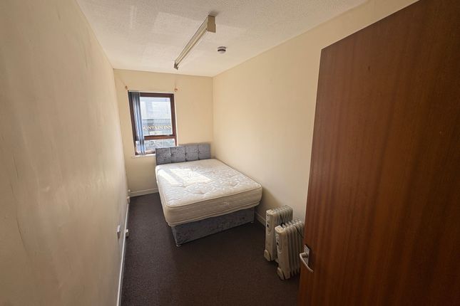 124A, SWANSEA photo 4