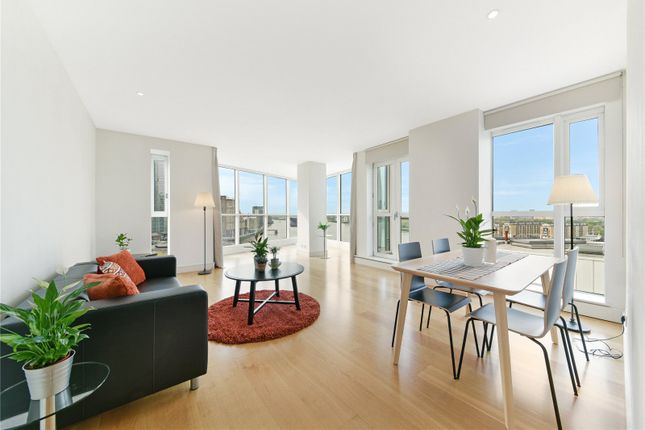 Flat to rent in Berkeley Tower, 48 Westferry Circus, London