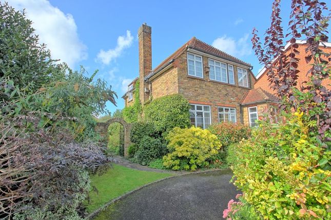 Thumbnail Detached house for sale in Albion Road, Chalfont St. Giles