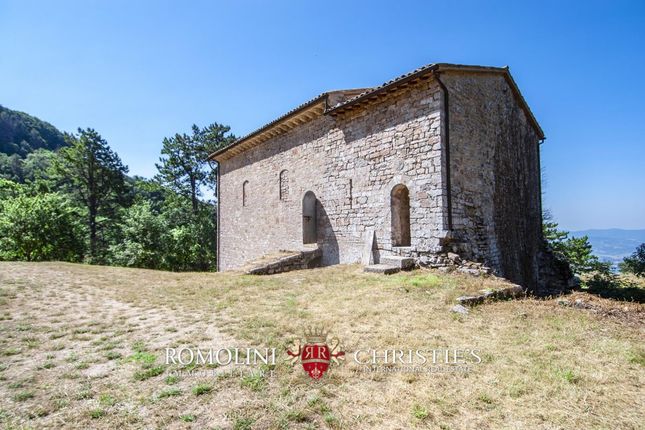 Country house for sale in Spoleto, Umbria, Italy