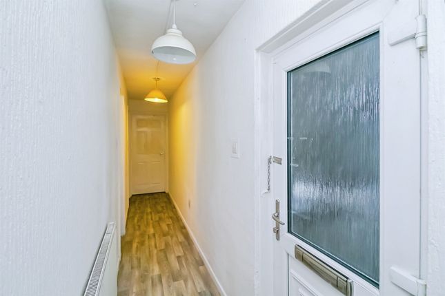 88, Lake View Close, Porthcawl photo 4
