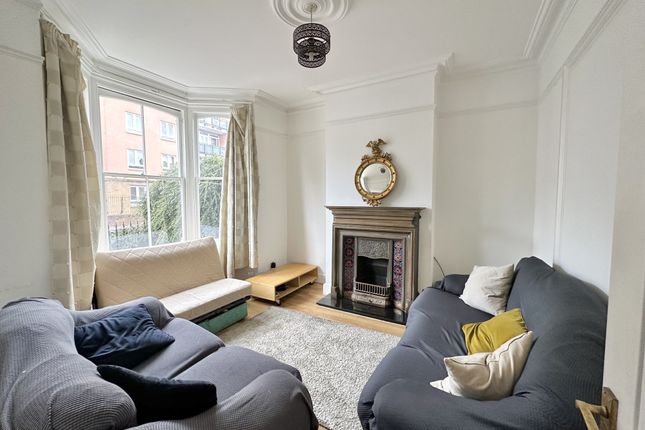 1, Edric Road, London photo 2