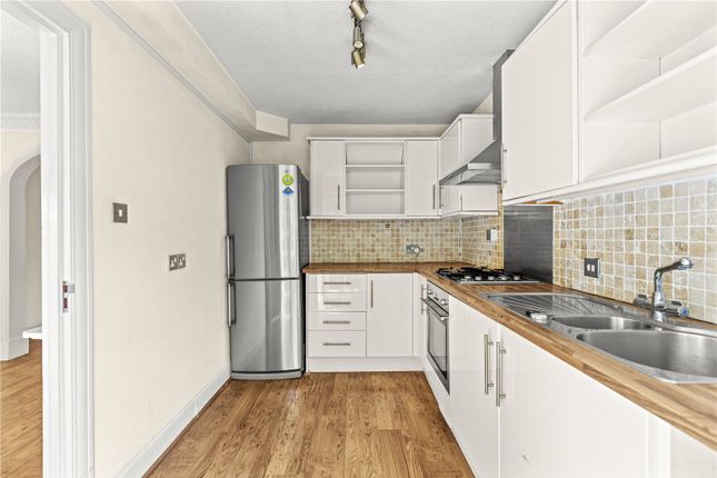 18 Cheniston Court,, Ridgemount Road, Berkshire photo 4