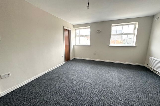 Flat to rent in Holderness Road HU9, Hull,