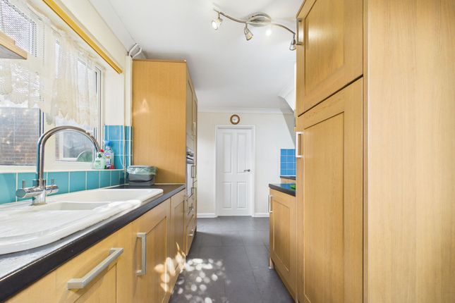 40 Bran Close, Reading photo 3