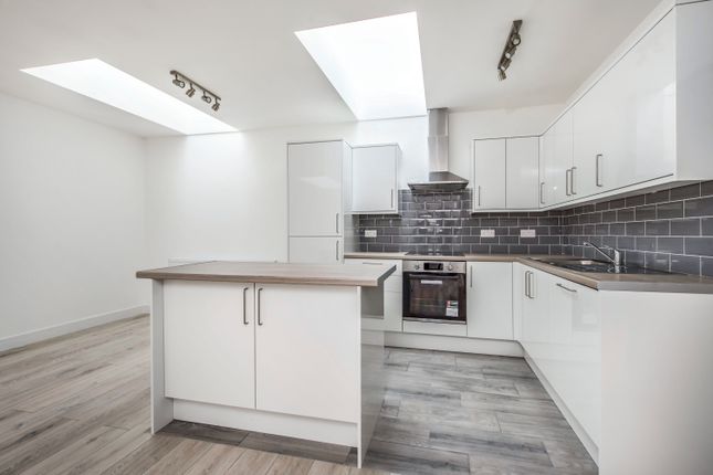 Thumbnail Flat to rent in Garage Road, Queens Drive, London