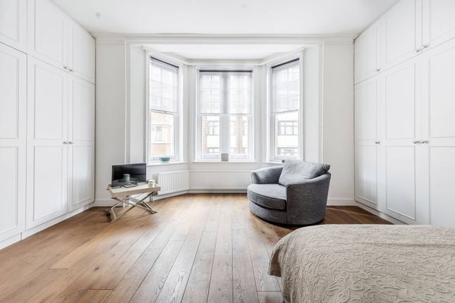 Thumbnail Studio to rent in Basil Street, Knightsbridge, London