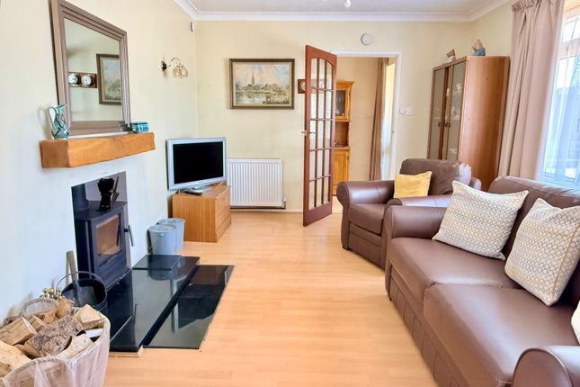 3 Lake Road, Verwood photo 4