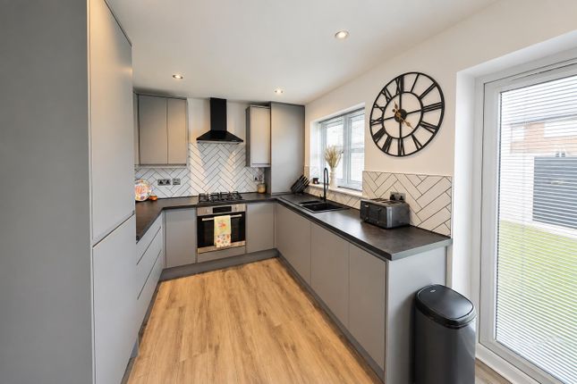 38, Bowland Way, Hull photo 4