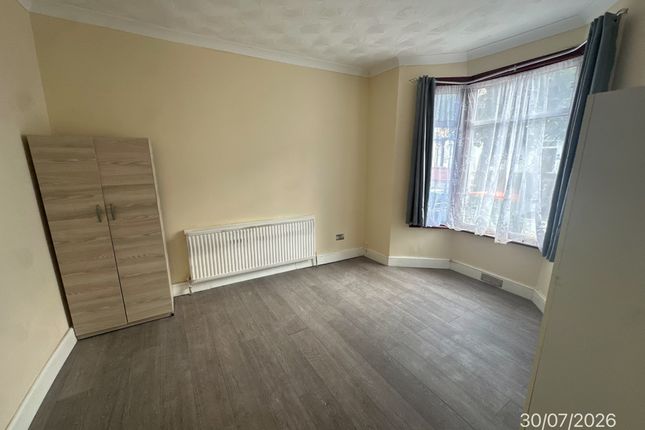 8, Rixsen Road, London photo 3