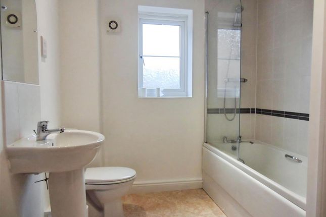 88, Holmsley Lane, LEEDS photo 5