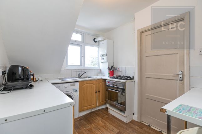Flat to rent in Craven Park Road, London