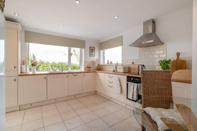 Merldon Bungalow, Llandevaud, Newport photo 3